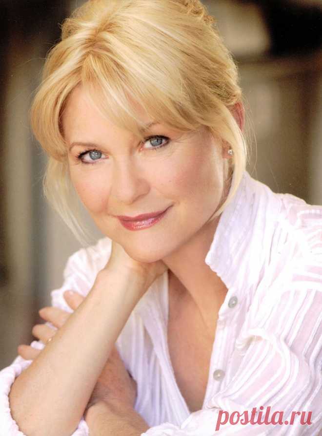 Ди Уоллес-Стоун, 14 декабря, 1948