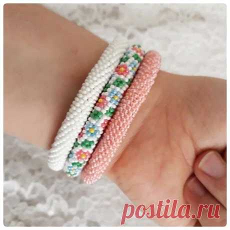#tbt
@mutlucesni farkıyla 
#bileklik #bohem #bohembileklik #hapishaneişi #bracelet  #miyukibeads #white #pink #biser_prodaja #jewellery #crochet #takitasarim #delicabeads #miyuki #miyukibileklik #sablon #gift #hediye #handmade #elyapımı #love #goodmorning #flowers #heart #beadcrochet #friendshipbracelets #black  #instadaily #instagood