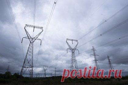 В России повысили тариф на передачу электроэнергии. В России с понедельника, 1 мая, на 6,3 процента увеличились тарифы на передачу электроэнергии по единой национальной электрической сети (ЕНЭС). Соответствующее распоряжение правительства опубликовано на официальном портале правовой информации. Уточняется, что повышенные тарифы будут действовать до 31 декабря 2023 года.