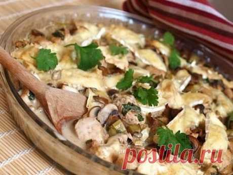 Куриная грудка с грибами, запеченные в йогурте