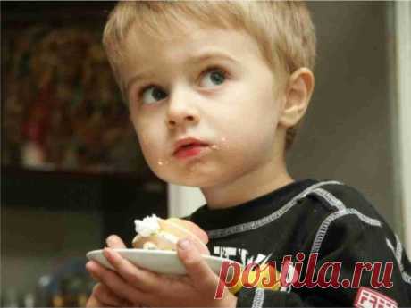 Кто Ваш ребёнок «герой семьи» или «козёл отпущения»? Ребенок, который получает достаточно поддержки и не играет ни одну из этих ролей, способен гибко относиться как к успехам, так и неудачам. Он достаточно уверен в своих силах, способен ставить собственные цели и достигать их, извлекать опыт из ошибок. Изменить устоявшиеся роли сложно, но можно.