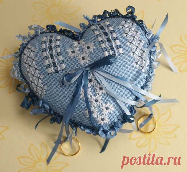 84095755_4654870_ringbearer_pillow_large.jpg (618×569)