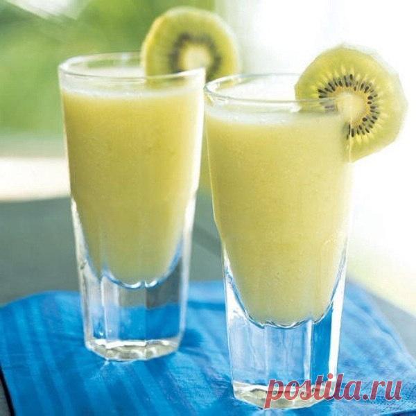 Вкусный напиток для укрепления иммунитета - Упражнения и похудение Попробуйте! Каждый вечер употребляйте полезный напиток. Этот напиток укрепляет иммунитет, помогает избавиться от запоров и придаст сил. Возьмите: один плод киви, стакан кефира (любой жирности), молотую корицу на кончике чайной ложки. Киви тщательно помойте, удалите верхнюю твердую часть, измельчите вместе с кожурой. Смешайте киви, корицу и кефир. Напиток готов! Попробуйте! К сведению: В одном киви …