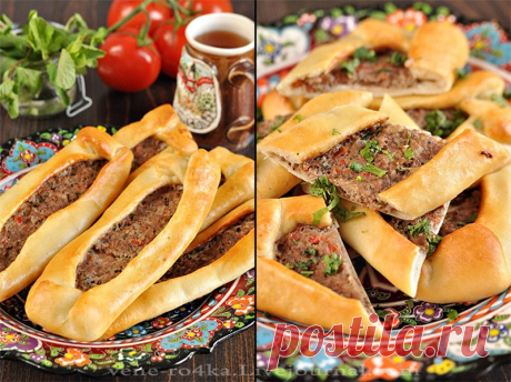 Турецкие пиде с мясом. Я частенько из своих поездок привожу парочку рецептов полюбившихся иноземных блюд, которые потом прочно входят в наше меню. Например, из Тайланда привезла рецепт супа Том-Ям и Пад-Тай, из Китая - рецепт острых креветок и стир-фрай, а в этот раз, три месяца назад,…