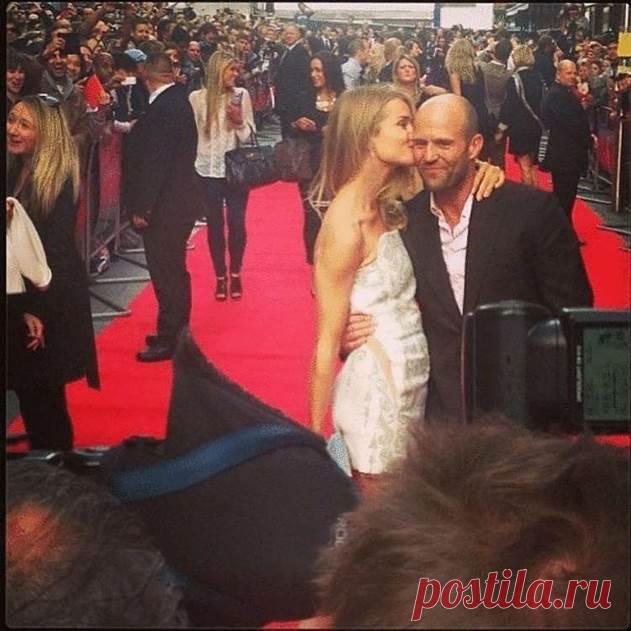 15 фотографий о романе Рози Хантингтон-Уайтли и Джейсона Стетхема — Леди XXI века | Люблю Себя