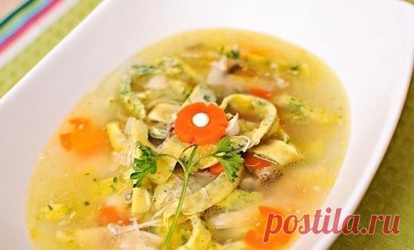 АНГЛИЙСКИЙ КУРИНЫЙ СУП С ПЛАВЛЕНЫМ СЫРОМ 

Куриный бульон – 1 литр; 
Куриную грудку – 300 грамм; 
Рис длиннозёрный – 80 грамм; 
Лук-порей – 100 грамм; 
Мягкий плавленый сыр – 100 грамм; 
Сливочное масло – 2 ст. ложки; 
Петрушка свежая – 4 веточки; 
Перец чёрный молотый – 1 щепотка; 
Соль – по вкусу. 

Этот вкусный и питательный суп, заправленный плавленным сыром, может стать единственным блюдом на обед, которое вполне насытит вас на долгое время. Он прост в приготовлении и...