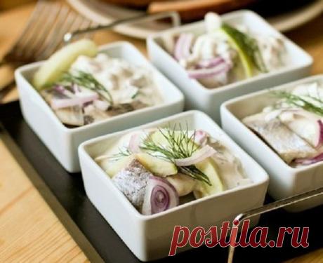 Готовим прямо королевскую сельдь в сметанном соусе Добавляю тертое яблоко и спокойна за вкус!