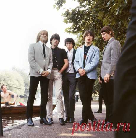 1964. The Rolling Stones at Regent’s Park in London, July 1964 - photos by Terry O’Neill - p4128 | PastYears.info
