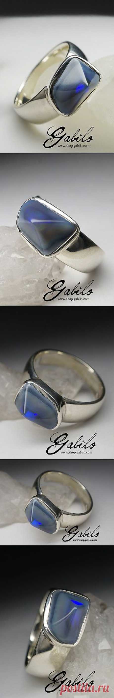 Серебряное кольцо с черным опалом