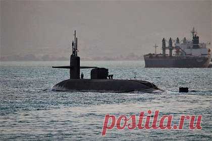 Стало известно об использовании игровых джойстиков в атомных подлодках ВМС США. Атомные подлодки Военно-морского флота (ВМС) США используют в управлении такой же игровой джойстик, что и затонувший батискаф «Титан», рассказали журналисты со ссылкой на источники. Эксперты из ВМС приспособили для этих целей игровые контроллеры. Предположительно, они стоили меньше 30 долларов.