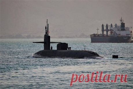 Стало известно об использовании игровых джойстиков в атомных подлодках ВМС США. Атомные подлодки Военно-морского флота (ВМС) США используют в управлении такой же игровой джойстик, что и затонувший батискаф «Титан», рассказали журналисты со ссылкой на источники. Эксперты из ВМС приспособили для этих целей игровые контроллеры. Предположительно, они стоили меньше 30 долларов.
