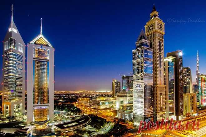 Эмираты башня - Ших Zayed Rd