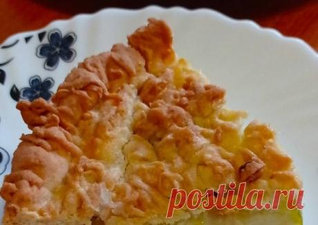 Пирог "Лимончик!"

Ингредиенты
400 гр муки
250 гр сахара
4 ст л сметаны
щепотка соли
1 ч л разрыхлителя
200 гр сливочного масла
2 ст л крахмала
2 лимона
1 яблоко

Как приготовить
Просеять муку, добавить разрыхлитель, соль. Кладëм мягкое масло и замешиваем мягкое тесто, добавляя сметану. Затем разделим тесто на 2 не равные части и которая поменьше кладëм в пакет и убираем в морозилку.
Форму смазать маслом и присыпать манной крупой. Тесто распределяем по форме, делая бортики...