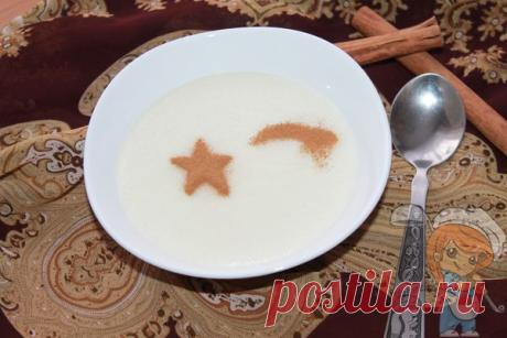 Фирни - рецепт с фото. Ингредиенты: молоко, сахар, рисовая мука, ваниль Фирни родом из Ближнего Востока. В его составе рисовая мука, молоко и корица. Напоминает десерт густой кисель, едят его чаще в холодном виде.