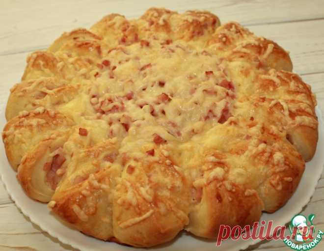 Дрожжевой пирог с ветчиной и сыром – кулинарный рецепт