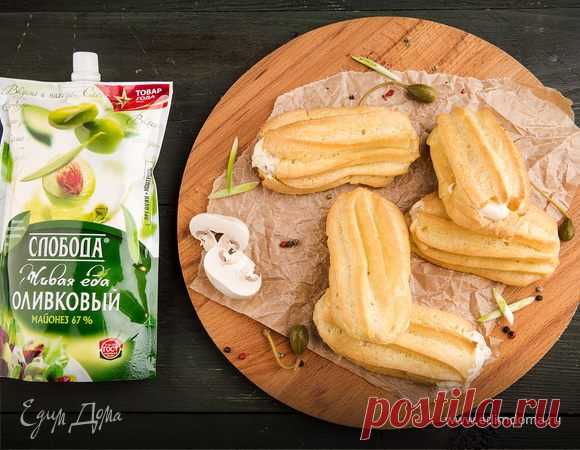 Закусочные эклеры с секретом 
ОПИСАНИЕ

Готовим закусочные эклеры с начинкой!






вода
 
2 стакана






сливочное масло
 
250 г






мука
 
2 стакана






соль
 
½ ч. л.






сахар
 
2 ст. л.






яйца куриные
 
8 шт.




…