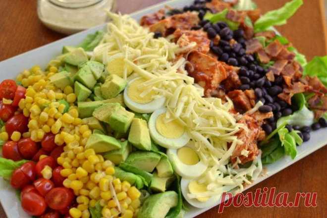 Американский кобб-салат из овощей с индейкой - рецепт с фото пошагово Американский кобб-салат из овощей с индейкой - пошаговый кулинарный рецепт приготовления с фото, шаг за шагом.