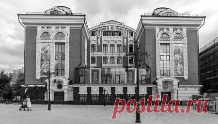 Архиепископ Амвросий (Ермаков) о МДА и Сретенской семинарии: Ничего разрушаться не будет Ректор МДА архиепископ Амвросий (Ермаков), недавно назначенный еще и временно исполняющим обязанности ректора Сретенской семинарии, в своем телеграм-канале прокомментировал слухи о переводе Сретенской семинарии в Сергиев Посад и слиянии ее с МДС: «Сегодня я совершил Божественную литургию в храме