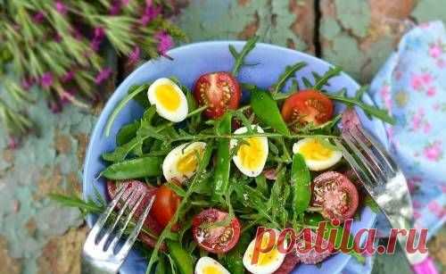 Легкий салат с сырокопченой колбасой / Простые рецепты