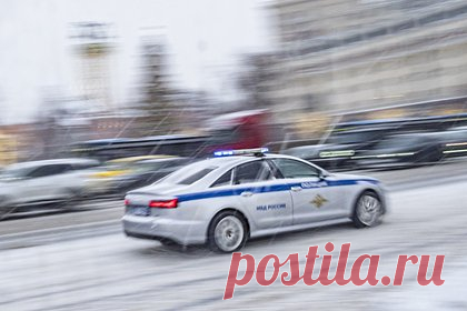 Российскому прокурору предъявили обвинение за избиение в кафе офицера Росгвардии. Прокурору Кагальницкого района Ростовской области Сагиту Ахметову, избившему офицера Росгвардии в кафе, предъявили обвинение по статье 111 («Умышленное причинение тяжкого вреда здоровью») УК РФ. В ближайшее время в отношении Ахметова будет решен вопрос о задержании. Накануне его уволили из органов прокуратуры.