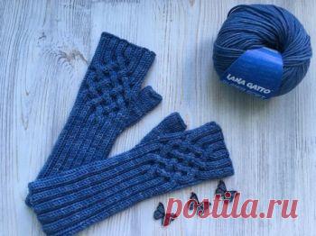 Митенки спицами с красивыми узорами,  Вязание для женщин Автор работы Анна Курбатова. Пряжа: Lana Gatto Super Soft цв.7821 - 70 гр. Размер: one size. Плотность вязания: 18п*28р=10см*10см. Инструменты: