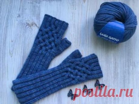 Митенки спицами с красивыми узорами,  Вязание для женщин Автор работы Анна Курбатова. Пряжа: Lana Gatto Super Soft цв.7821 - 70 гр. Размер: one size. Плотность вязания: 18п*28р=10см*10см. Инструменты: