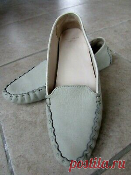 Cole Haan Womens Shoes Driving Mocs Leather Loafers Beige Size 8 B  | eBay TThey are a beige colored leather and are slip-ons. They are a size 8B. They are in very good condition and the soles look like they have not been worn at all.