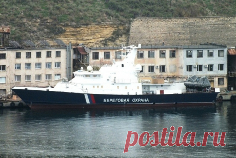 2020 октябрь. В Крыму на сторожевом судне &quot;Балаклава&quot; проекта 10410 (шифр «Светляк») поднят флаг. Сторожевик спроектирован Центральным морским конструкторским бюро «Алмаз»