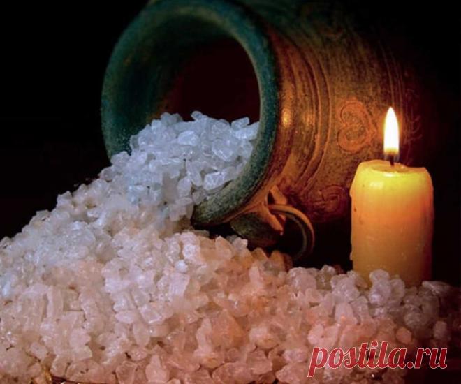 Как делать обряд с солью? Заговоры на деньги и удачу на соль. Чистка солью от негатива 100% Подборка обрядов, Заговоры и заклинания Заговоры на соль считаются невероятно эффективными и не требуют сложного процесса подготовки. От вас требуется только выучить магический текст и следовать