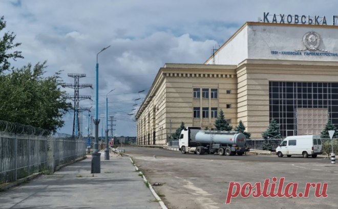 Российская ПВО перехватила ракеты HIMARS в районе Каховской ГЭС. Российскими средствами противовоздушной обороны за сутки были сбиты пять украинских беспилотных летательных аппаратов (БЛА), а также перехвачены 19 снарядов реактивной системы залпового огня (РСЗО) HIMARS, сообщили в Минобороны.