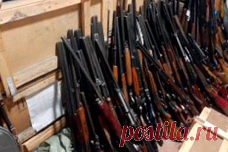 В Казахстане ликвидировали канал продажи оружия. Комитет национальной безопасности (КНБ) Казахстана совместно с департаментом собственной безопасности МВД республики ликвидировал канал перепродажи списанного и подлежавшего уничтожению оружия.