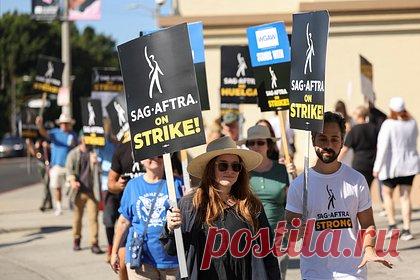 В переговорах бастующих актеров с голливудскими студиями заметили прогресс. В переговорах Гильдии киноактеров США (SAG-AFTRA) и Альянса продюсеров кино и телевидения (AMPTP) наметился прогресс. По словам источника издания Deadline, в переговорах присутствует «чувство оптимизма». «Похоже, мы находимся на завершающем этапе», — добавил собеседник из индустрии.