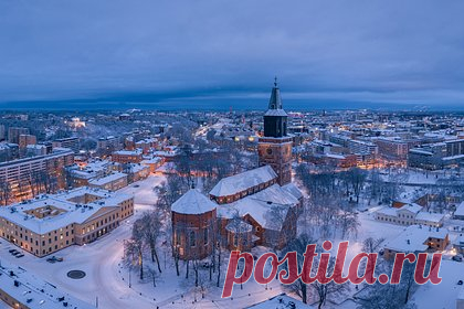 В МИД объявили демарш Финляндии из-за надругательства над российским флагом. Министерство иностранных дел России объявило демарш Финляндии из-за надругательства над российским флагом. В официальном заявлении ведомства уточняется, что привлекший внимание инцидент с сожжением российского флага произошел 6 декабря, во время массовых шествий, приуроченных ко Дню независимости Финляндии.