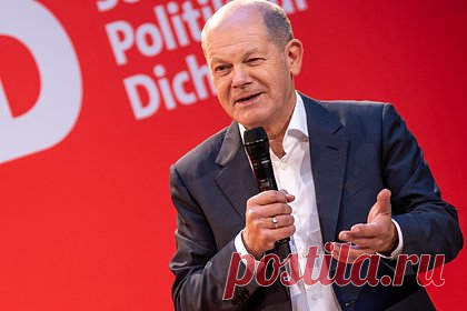 Бербок и Шольц опозорились перед толпой немцев из-за Украины. Жители Германии освистали канцлера ФРГ Олафа Шольца и главу МИД Анналену Бербок во время предвыборного турне по стране на фоне проблем, возникших из-за помощи Украине. Об этом написали журналисты издания Spiegel. Местные жители обвинили канцлера в развязывании конфликта на Украине, инфляции и миграционном кризисе.