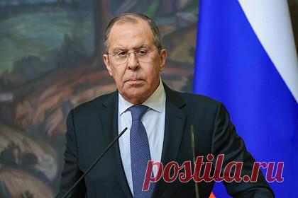 Лавров отказался унижаться и просить отмены санкций Запада. Глава МИД России Сергей Лавров заявил, что ряд стран Запада устраивает настоящую истерику вокруг действий Москвы. Дипломат подчеркнул, что в случае усиления экономических санкций западных стран против российской стороны Москва ответит соразмерно. При этом он понадеялся на благоразумие партнеров.