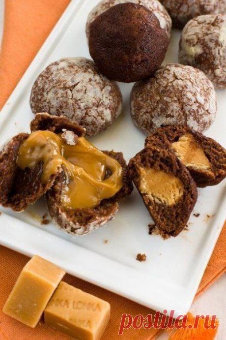 Шоколадное печенье с карамелью..