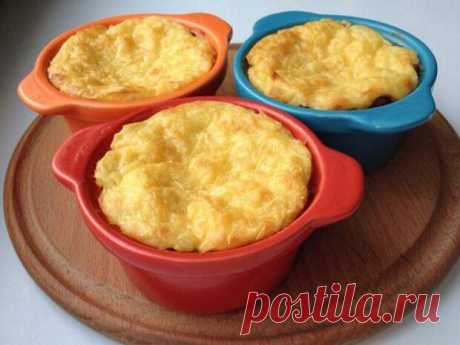 Запеканка из картофеля с грибами по-французски  Casseruola di patate – запеканка из картофеля. Чаще всего её готовят с мясным фаршем. Но вариант с грибами мне нравится больше. Думаю, что рыбная или овощная начинка сюда тоже подойдёт. Это несложное…