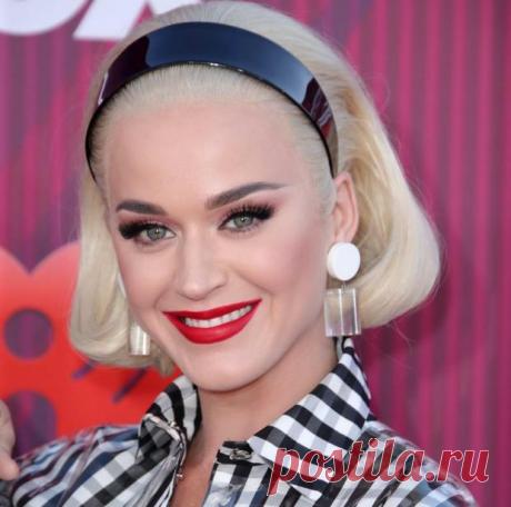 Брэдли Купер - настоящий джентльмен: актер помог Кэти Перри в неловкой ситуации