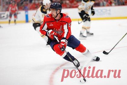 Американские фанаты назвали российского игрока НХЛ «врагом народа». Российский нападающий «Вашингтон Кэпиталс» Евгений Кузнецов ударил защитника «Ванкувера» Кайла Берроуза клюшкой по лицу в матче регулярного чемпионата Национальной хоккейной лиги (НХЛ), чем вызвал недовольство американских пользователей сети. Один из пользователей назвал Кузнецова «врагом народа».