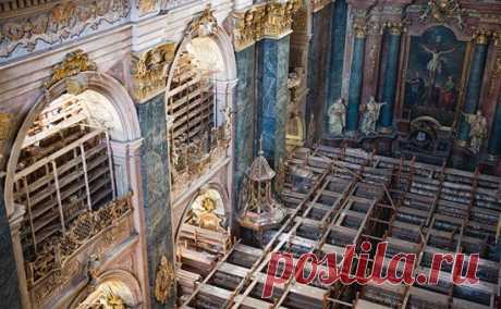 «Костёл иезуитов» по адресу Театральная, 11