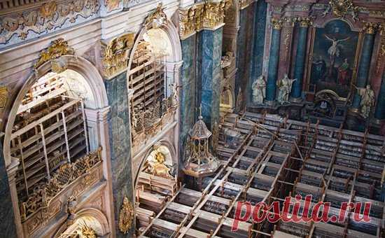 «Костёл иезуитов» по адресу Театральная, 11