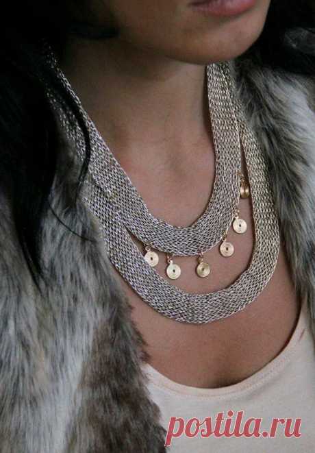 (3) Facebook