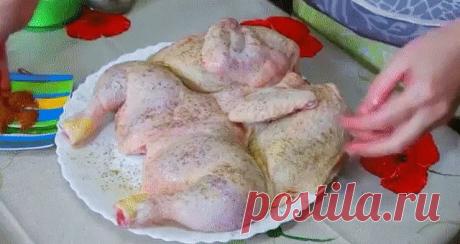 Вкуснотища необыкновенная! ЦЫП-ЦЫП ТАБАКАОчень удачный рецепт! Проверенный временем, давно прижившийся на нашей кухне рецепт. Это очень ароматное, нежное и вкусное блюдо! Самая вкусная курица в глазури из меда и лимонного сока! Разверни чтобы прочесть весь рецепт.

Продукты:

Курица
соль,перец,чеснок,любимые специи для курицы
Для соуса1/2 сока лимона

1 ст.л. оливкового масла
1 ст.л. меда

Готовим

1. Курицу разрезать по грудке, расплющить, посолить, поперчить,
смазать, пр...