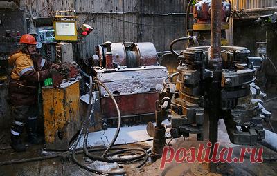 В Chevron заявили о трудностях из-за потолка цен на российскую нефть. Глава американской нефтедобывающей компании Майкл Вирт подчеркнул, что при этом нефтяной рынок в целом подвергся менее значительным изменениям, чем рынок природного газа