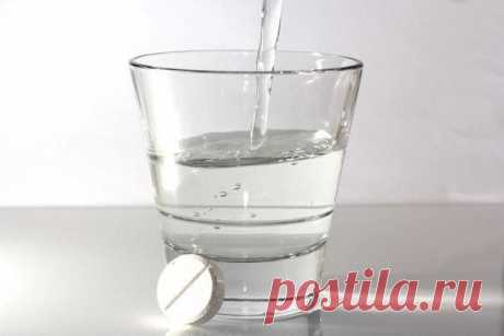 Готовим лекарство из аспирина.