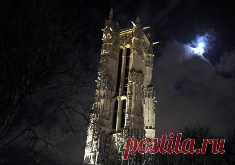 Туристам, которых манит все таинственное и мистическое, рекомендуем посетить мрачное старинное здание, которое располагается в центральной части столицы Франции, здесь любители всего загадочного удовлетворят свое любопытство и получат наслаждение. Возможно,  вы слышали название этого древнего сооружения, так как оно очень популярно – башня Сен Жак.