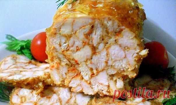 Мраморный куриный рулет - великолепная закуска.