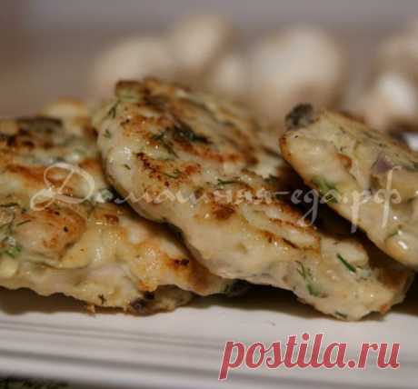 КУРИНЫЕ ОЛАДЬИ С ГРИБАМИ