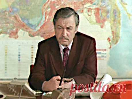 Легенды мирового кино. Ефим Копелян Его называли "русским Жаном Габеном". Загадочный, обладавший красивым голосом, но умевший и выразительно молчать, Ефим Копелян превращал в событие любую роль, даже ту, которая не предполагала его появления на экране.