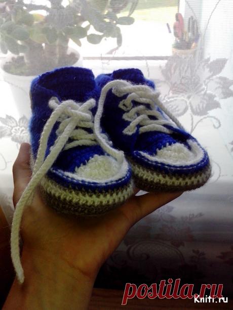 Вязанные детские кеды на полтора годика. — Мир вязания и рукоделия